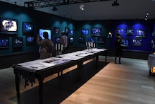 「ツイステ展」岡本信彦＆市川蒼が再現展示に興奮、「フェアリーガラ」衣装が現実世界に