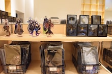 「ツイステ展」岡本信彦＆市川蒼が再現展示に興奮、「フェアリーガラ」衣装が現実世界に