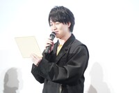 鳥取県知事・平井伸治から届いたメッセージを代読する小林裕介