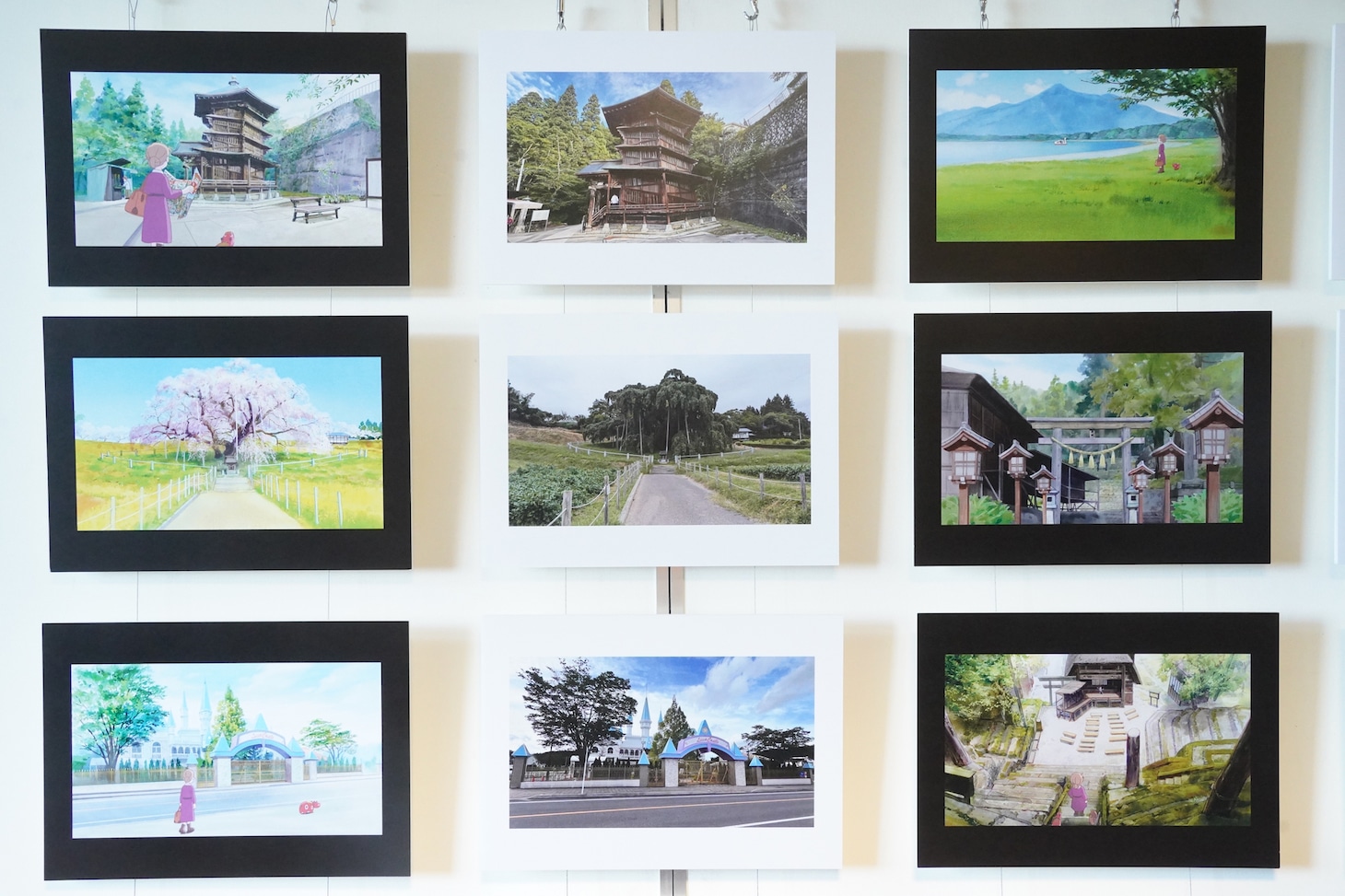 会場に展示された、「ふくふくの地図」の風景カットとロケーション写真