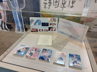 TVアニメ「レプリカだって、恋をする。」JR静岡駅北口地下広場・しずチカの展示