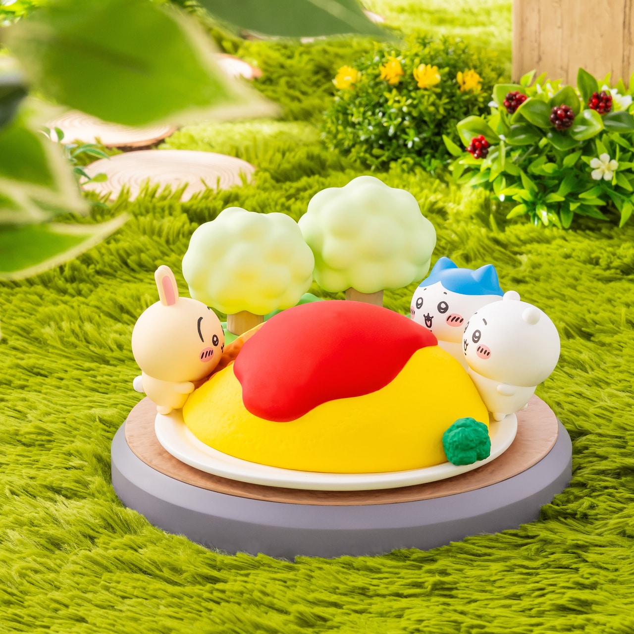 「ちいかわ」エーッ!?なにこれ!?でっかいオムライスが光るルームライト