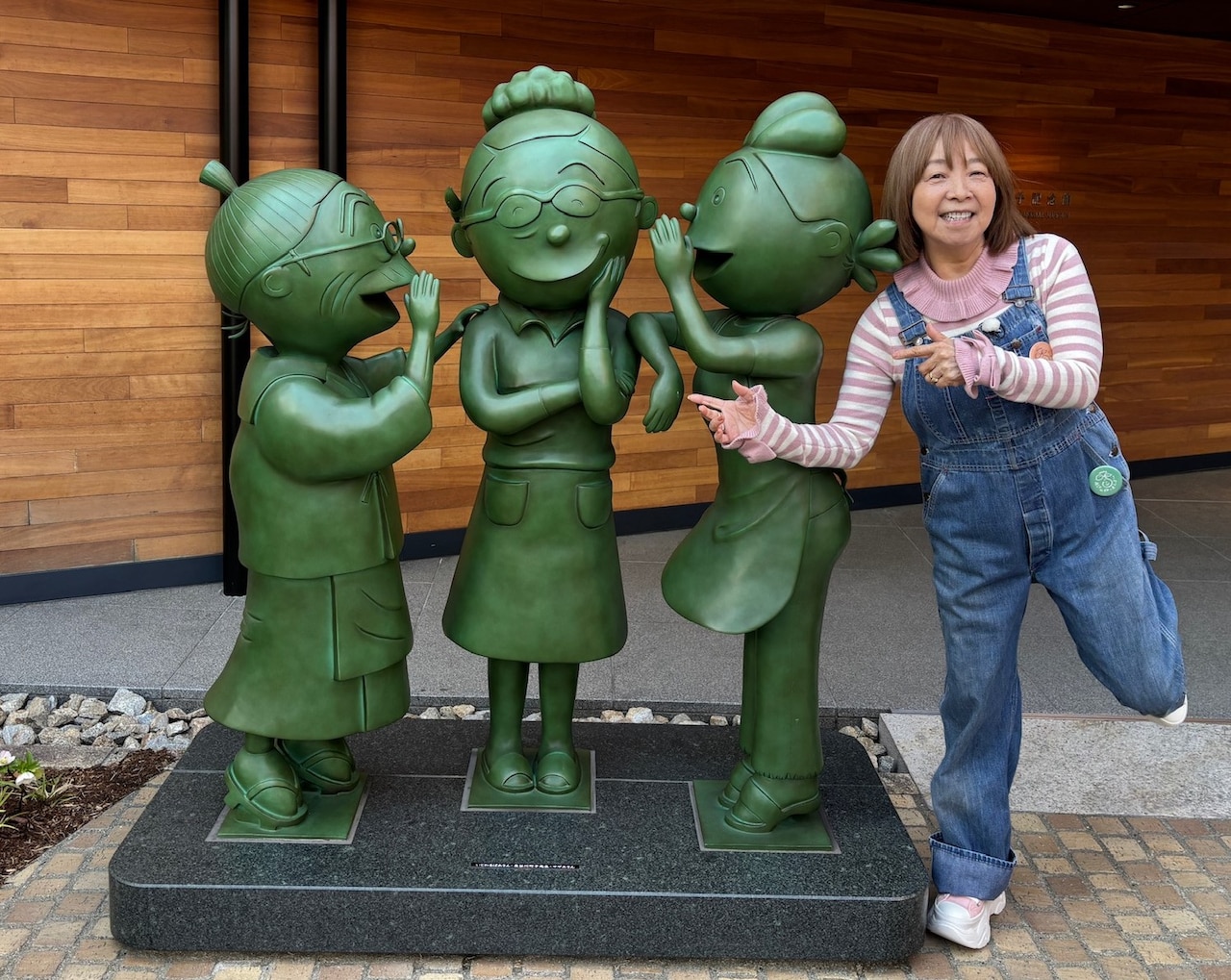 イルカ、サザエに会いにいく　「サザエさん」原作80周年記念特番で