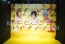 「KING OF PRISM」10周年展に輝く金のオバレ像、王位戴冠や十王院タイムマシンを体感