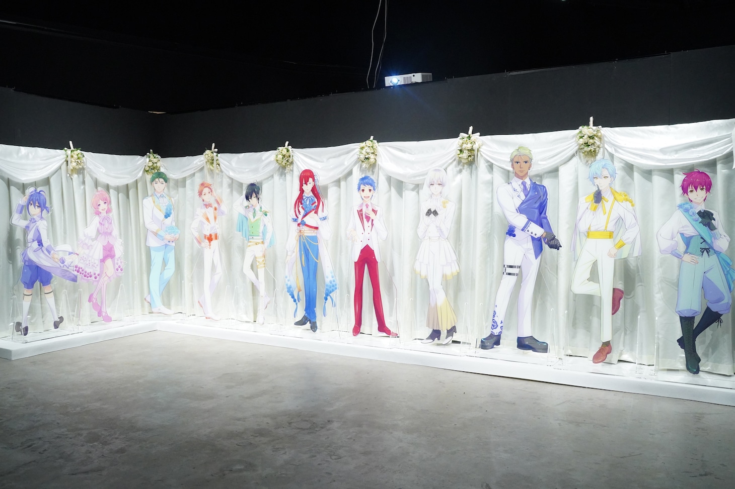 超特大アクリルスタンド