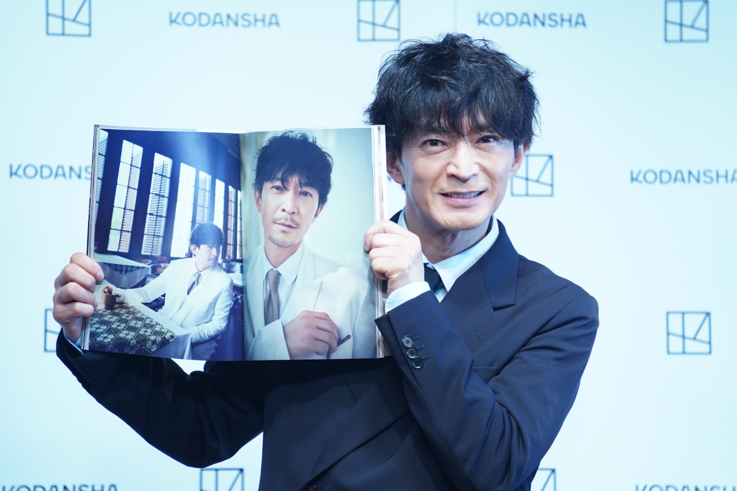 「津田健次郎PHOTOBOOK since1995」発売記念会見に出席した津田健次郎