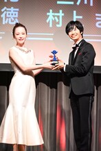 左から平野綾、高野大河