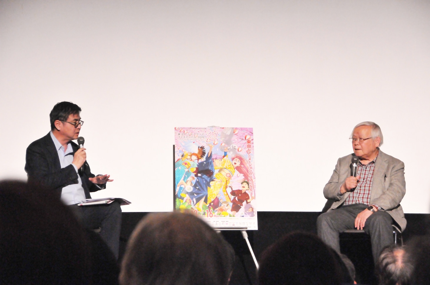 「ヴイナス戦記」上映＆トークショーの様子。左から髙橋望氏、安彦良和監督