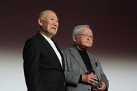 左からプレゼンターの高橋良輔、安彦良和