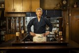 ドラマ「深夜食堂」新作のスチール。小林薫扮するめしやのマスター