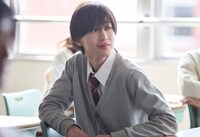 映画「山口くんはワルくない」の新規場面写真。左から永岡蓮王（AmBitious）演じる野中秋