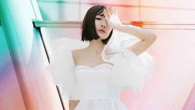 オープニング主題歌を担当する五阿弥ルナ