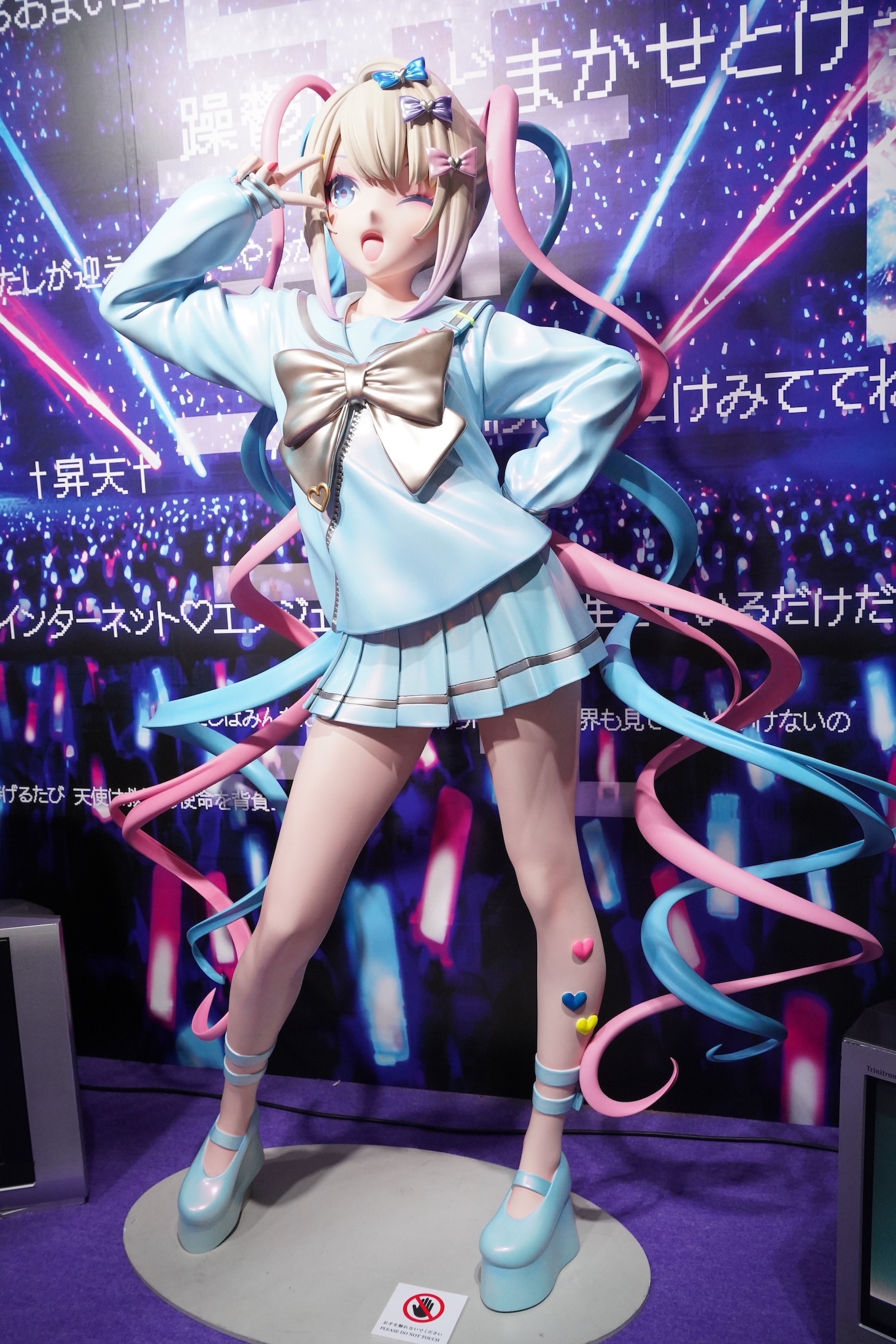 アニプレックスブースの様子 (c)WSS playground / NEEDY GIRL PROJECT