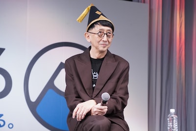 「TVアニメ『とんがり帽子のアトリエ』放送直前スペシャルステージ」に登壇した渡辺歩監督