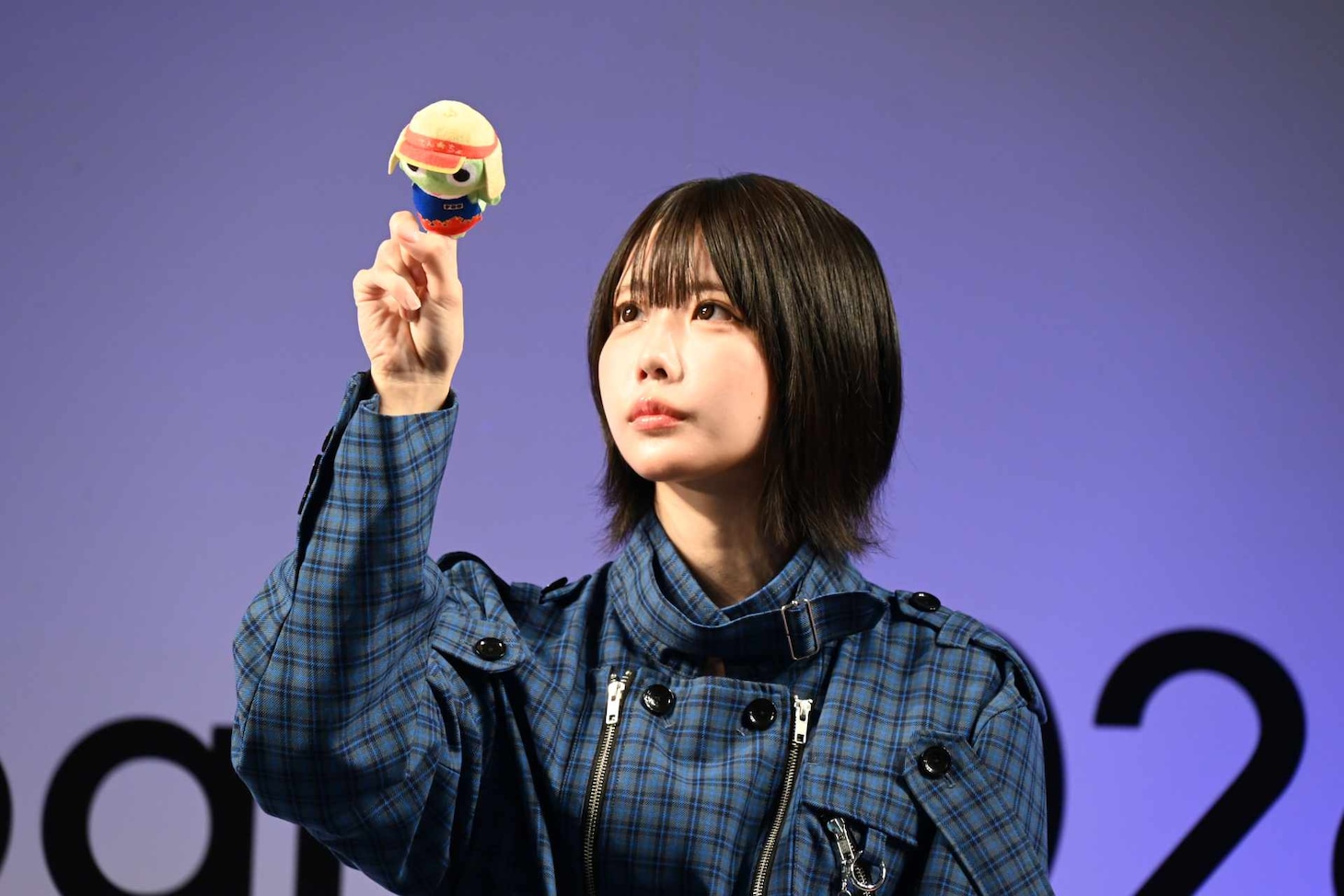 「アニメ店長コラボフィンガーパペット」をお辞儀させるあの