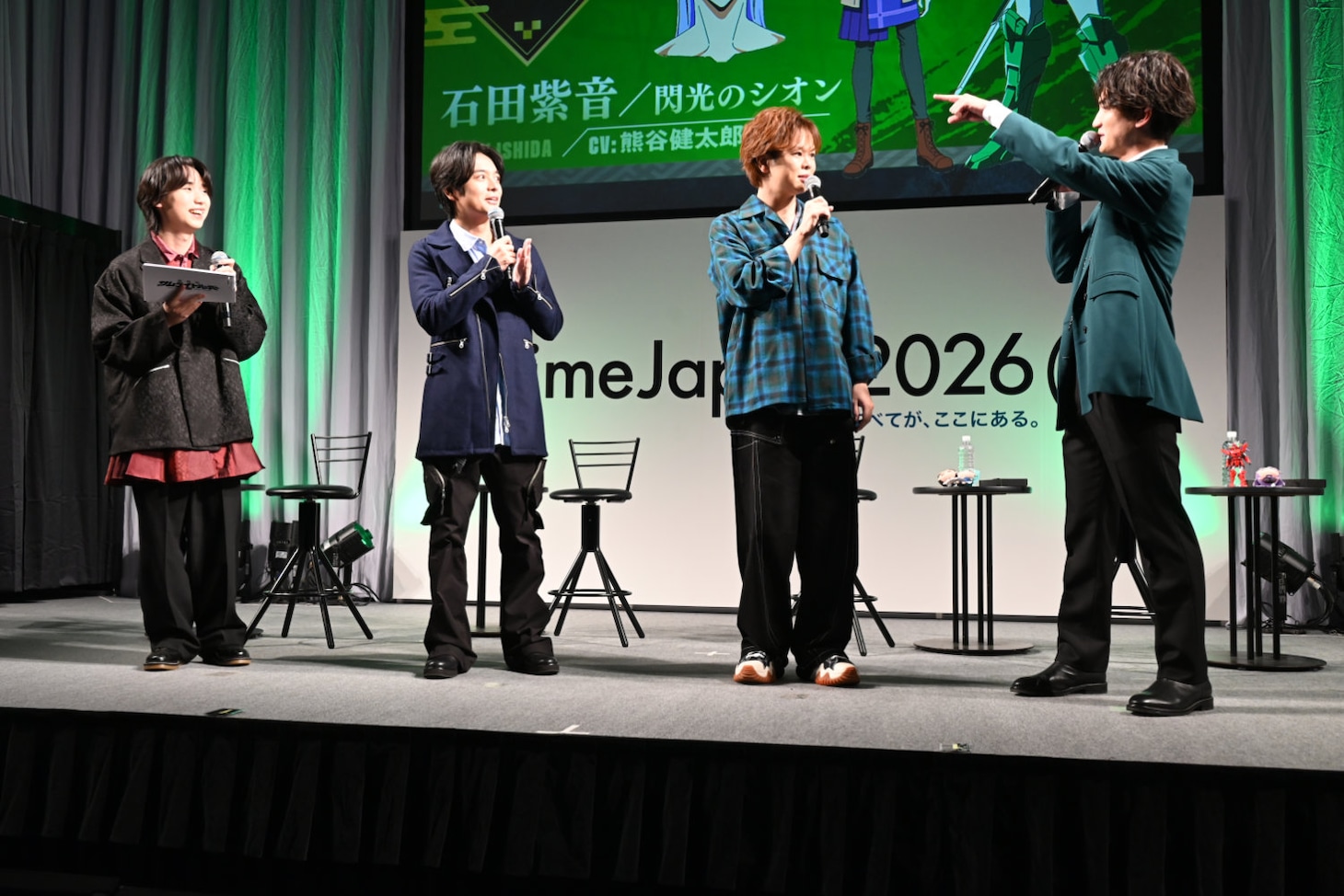 左から石橋陽彩、榎木淳弥、村瀬歩、熊谷健太郎