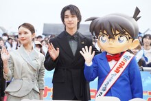 畑芽育、横浜流星、着ぐるみコナン