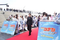 レッドカーペットを歩く横浜流星