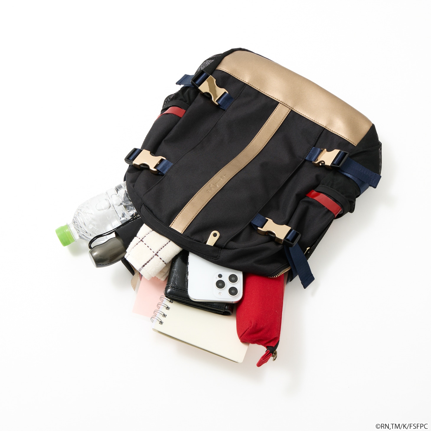 TVアニメ「Fate/strange Fake」×SuperGroupies「アーチャーモデル バックパック」の使用イメージ