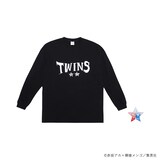 「TWINS☆☆ロングTシャツ（アクリルバッジ付き）」 (c)赤坂アカ×横槍メンゴ／集英社
