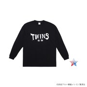 「TWINS☆☆ロングTシャツ（アクリルバッジ付き）」 (c)赤坂アカ×横槍メンゴ／集英社