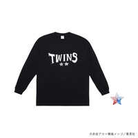 「TWINS☆☆ロングTシャツ（アクリルバッジ付き）」 (c)赤坂アカ×横槍メンゴ／集英社