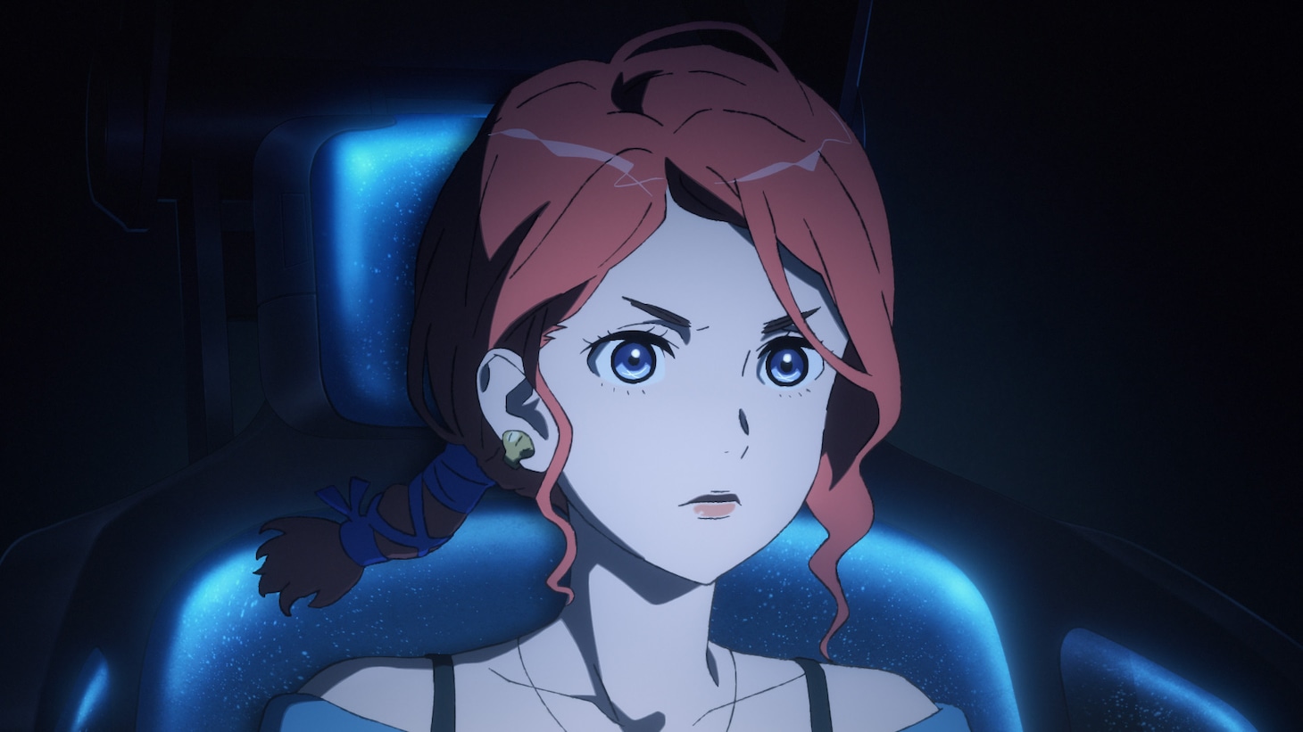 TVアニメ「DARK MACHINE THE ANIMATION」の新規場面カットより、プレイに集中するブラン