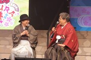 「『忍たま乱太郎』 スペシャルイベント 感謝の集い Sakura祭2026」より。左から渋谷茂、神奈延年