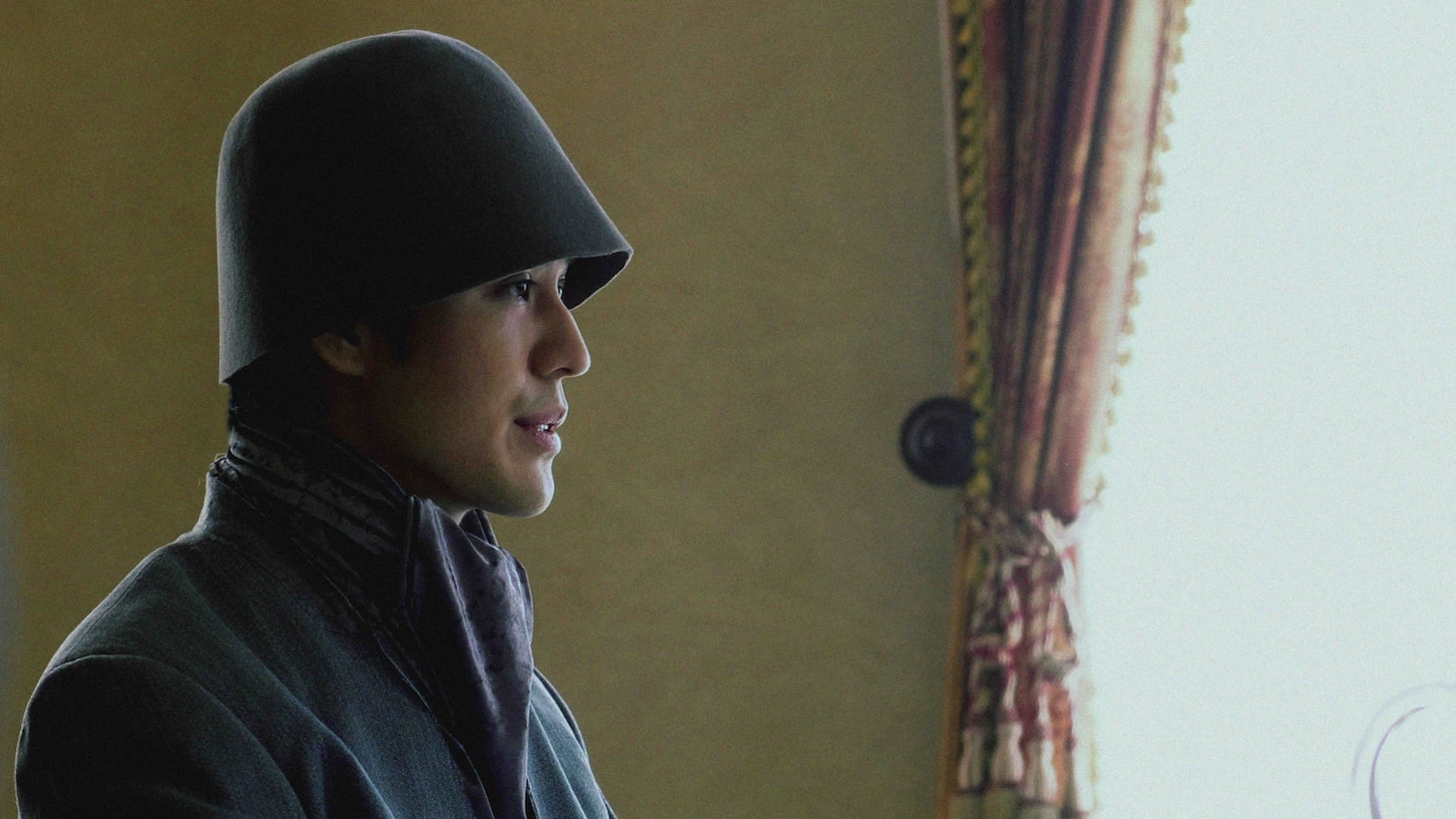 寛一郎が演じる西恩奏士。ミカの双子の兄。話すのが不得意な妹にかわって、編集者との打合せなど、対外的なやり取りの一切を担っている。その過保護さは異常で、京香すらミカから遠ざけようとする