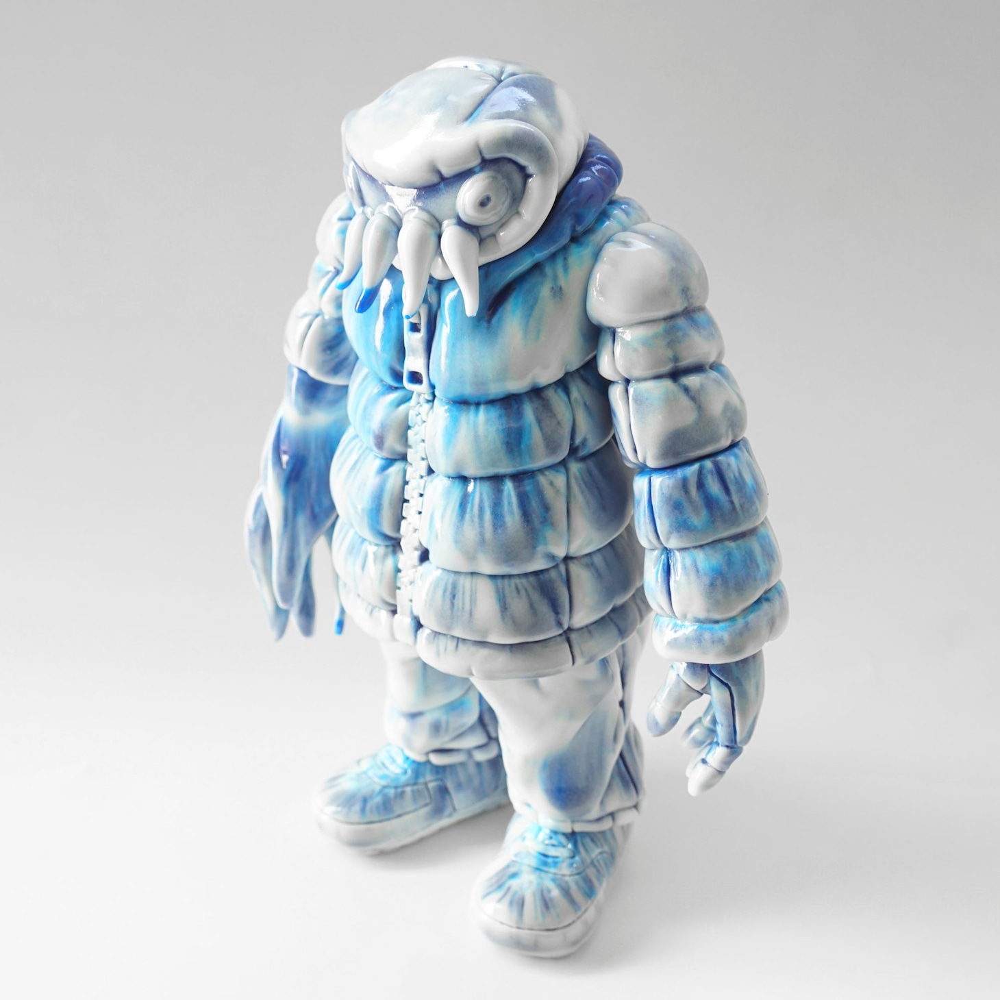 GYAROMIとのコラボ商品のソフビ