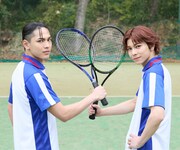 「ミュージカル『テニスの王子様』大石秀一郎＆菊丸英二 DIGITAL PHOTO BOOK『GOLDEN PAIR』」より (c) 塩谷未来／集英社 (c) 許斐 剛／集英社・テニミュ製作委員会