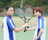 「ミュージカル『テニスの王子様』大石秀一郎＆菊丸英二 DIGITAL PHOTO BOOK『GOLDEN PAIR』」より (c) 塩谷未来／集英社 (c) 許斐 剛／集英社・テニミュ製作委員会