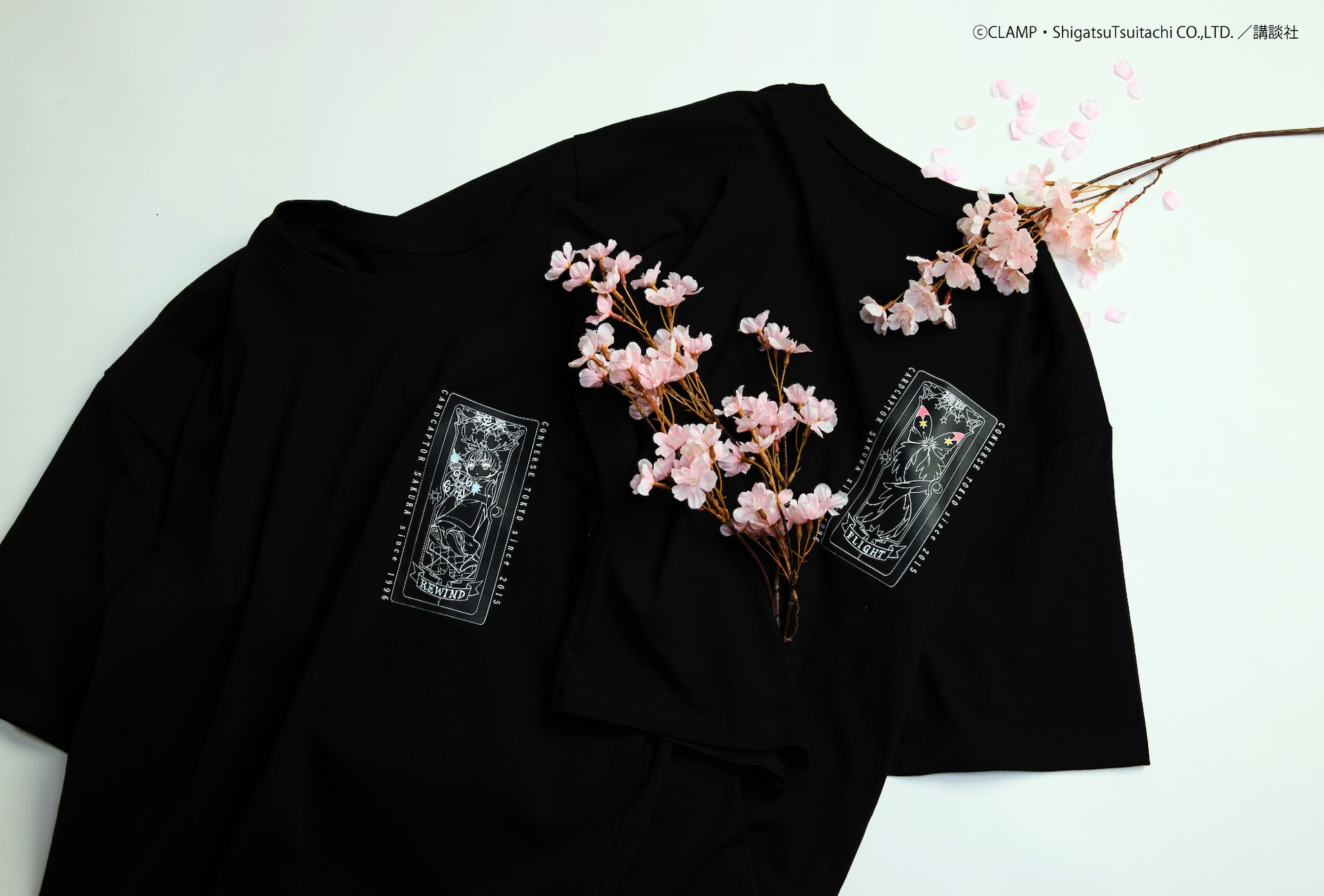 【レア】カードキャプターさくら Tシャツ CLAMP】『カードキャプターさくら』GRAPHIC TEE 〈クリアカード