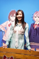 フォトスポットを訪れた若山詩音