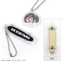 「リュック 霧山アンモデル」に付属するアクリルキーホルダー