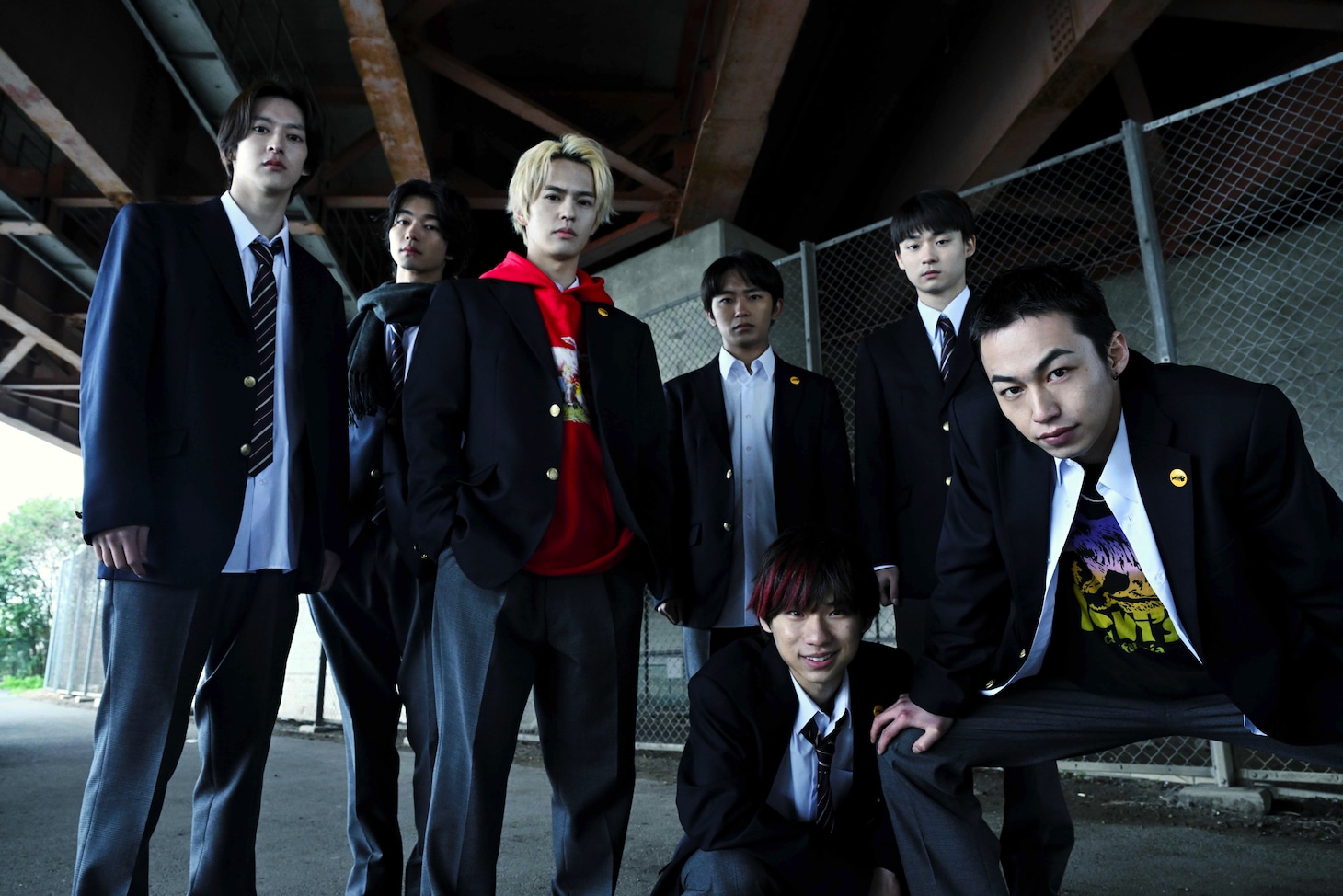 後左から伊藤あさひ、吉澤要人、奥野壮、加藤清史郎、萩原護、前左から桃児、高橋侃