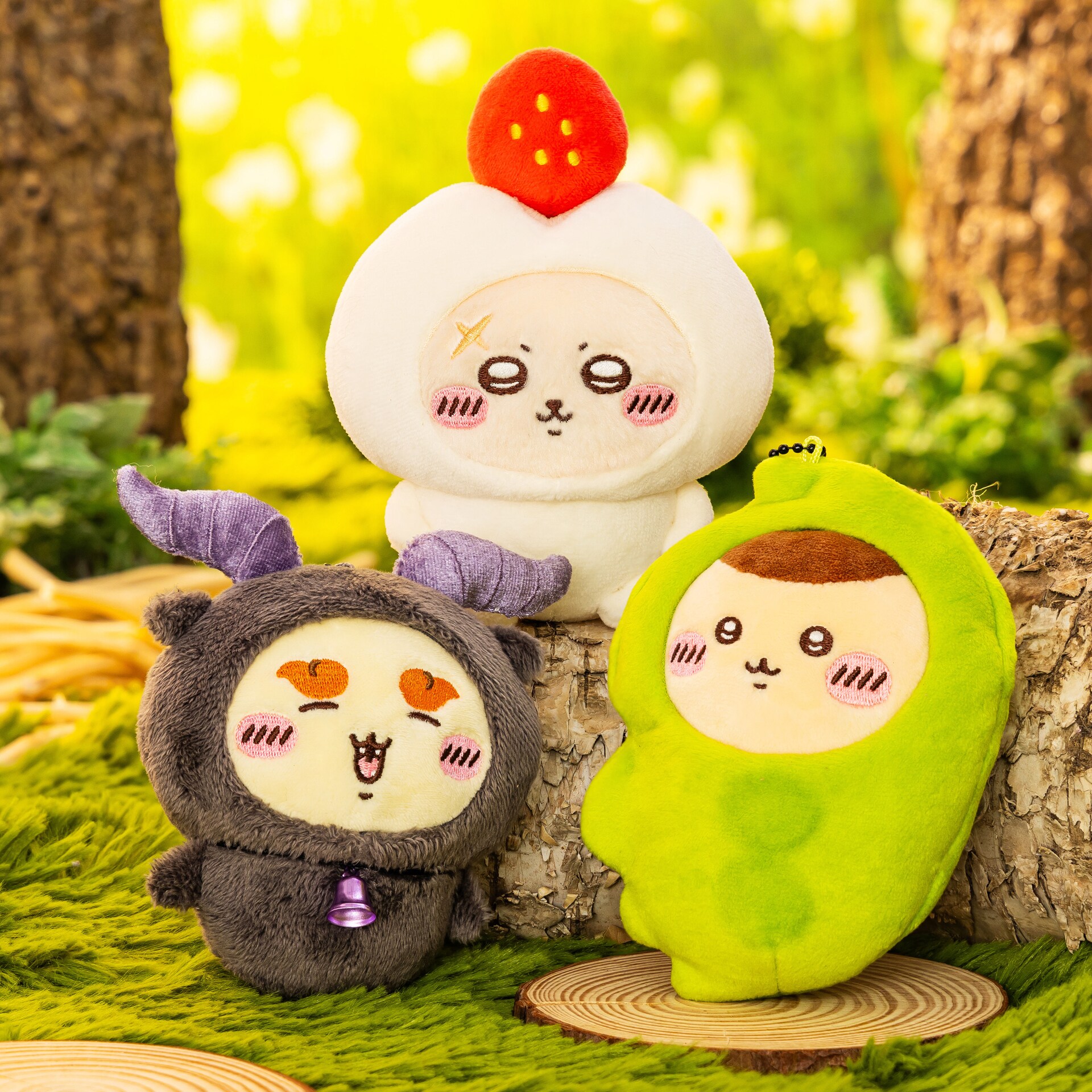 ちいかわ＆ハチワレがナースに、モモンガ＆古本屋はコウモリ