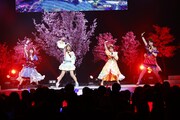 ダークカルテットスター。左から二階堂タマキ役の鈴木杏奈、三ツ葉アイリ役の徳井青空、四之宮リンリン役の和多田美咲、一条寺サクラ役の日比優理香