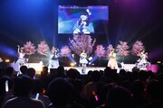 左から七浦おとめ役の大森綺星、二階堂タマキ役の鈴木杏奈、六堂える役の川口莉奈、四之宮リンリン役の和多田美咲、八王子ビビ役の寺澤百花