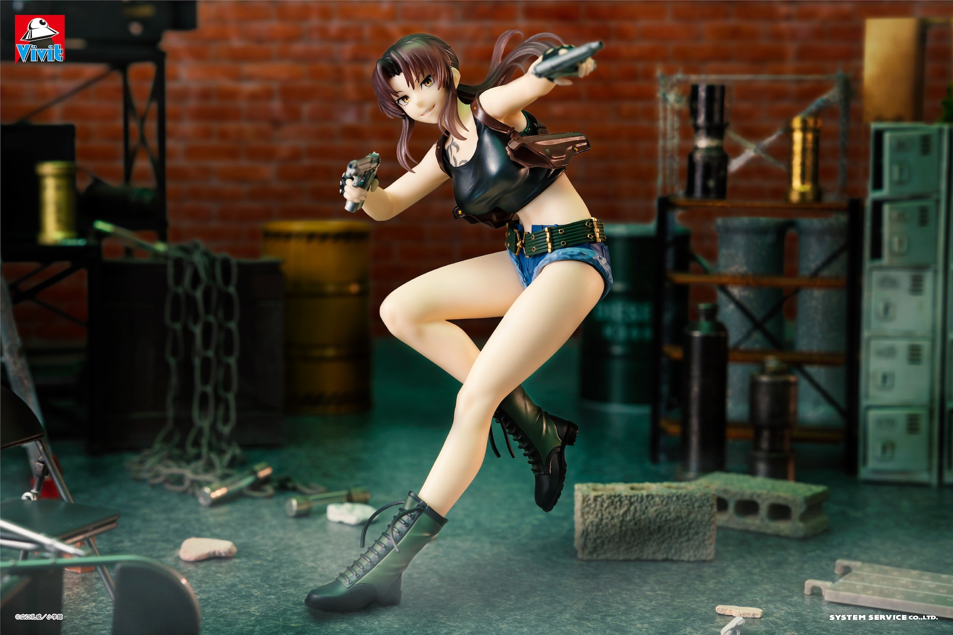 「BLACK LAGOON」レヴィのフィギュアがプライズに、銃を構え不敵な笑み