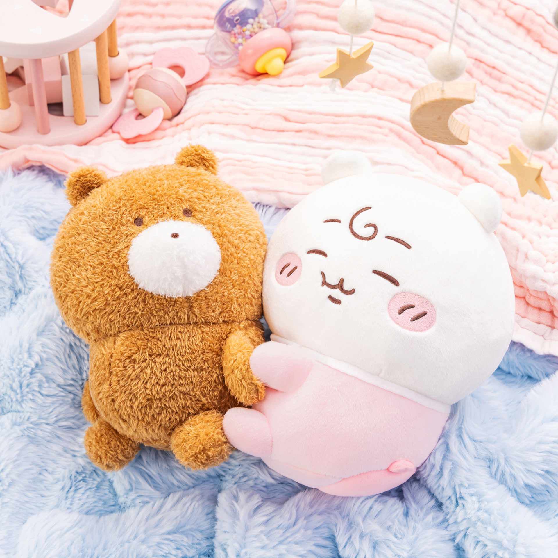 B賞の「磁石でぴたっと！くまとなかよしなちいかわぬいぐるみ」 [画像