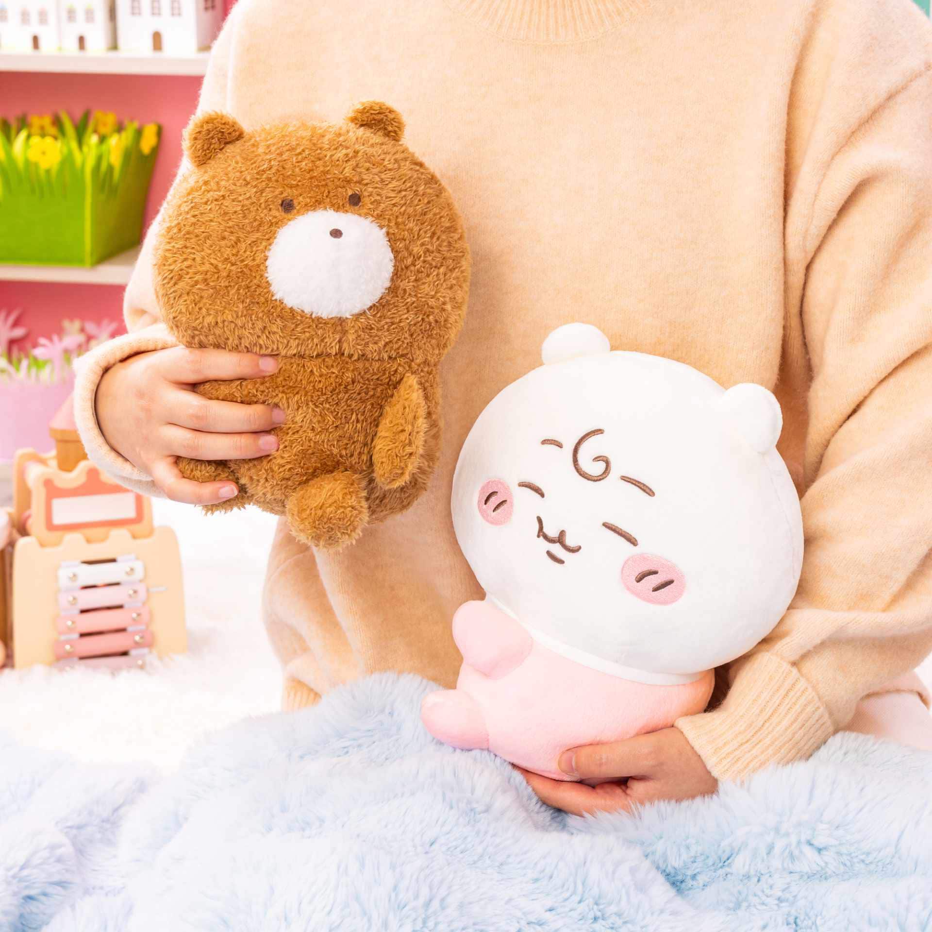 B賞の「磁石でぴたっと！くまとなかよしなちいかわぬいぐるみ」 [画像