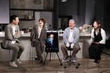 左から東野幸治、中村嶺亜（KEY TO LIT）、浅香守生監督、小山内鈴奈