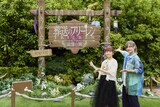 左から種﨑敦美、岡本信彦