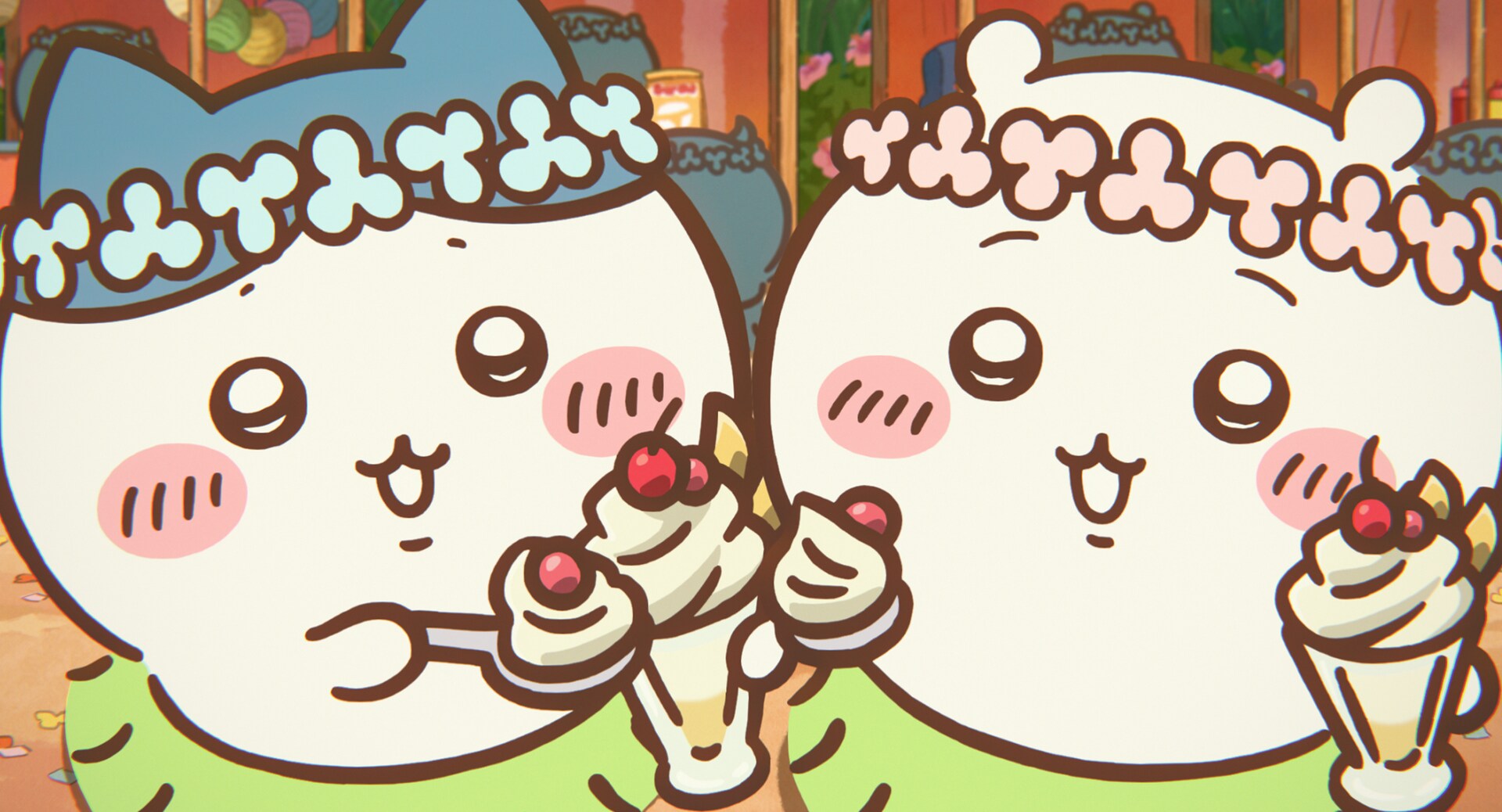 左からちいかわ、ハチワレ [画像・動画ギャラリー 4/8] - コミックナタリー