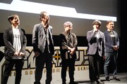 左から里見哲朗氏、井上敏樹、曹毅監督、寺島拓篤、田中宏明氏
