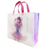 「ショッピングバッグ」 (c)赤坂アカ×横槍メンゴ／集英社