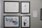 「山田南平×日高万里×高尾滋 三人原画展 ～HAPPY Anniversary～」の様子