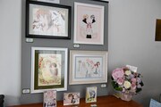 「山田南平×日高万里×高尾滋 三人原画展 ～HAPPY Anniversary～」の様子