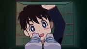 TVアニメ「サンダー3」PV第2弾より。下駄箱を覗くぴょんたろう (c)池田祐輝・講談社／「サンダー３」製作委員会